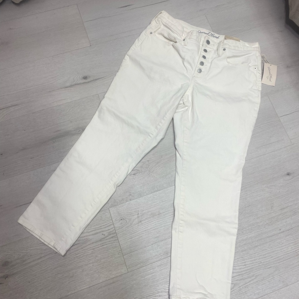 Universal Thread White Straight Leg Jeans